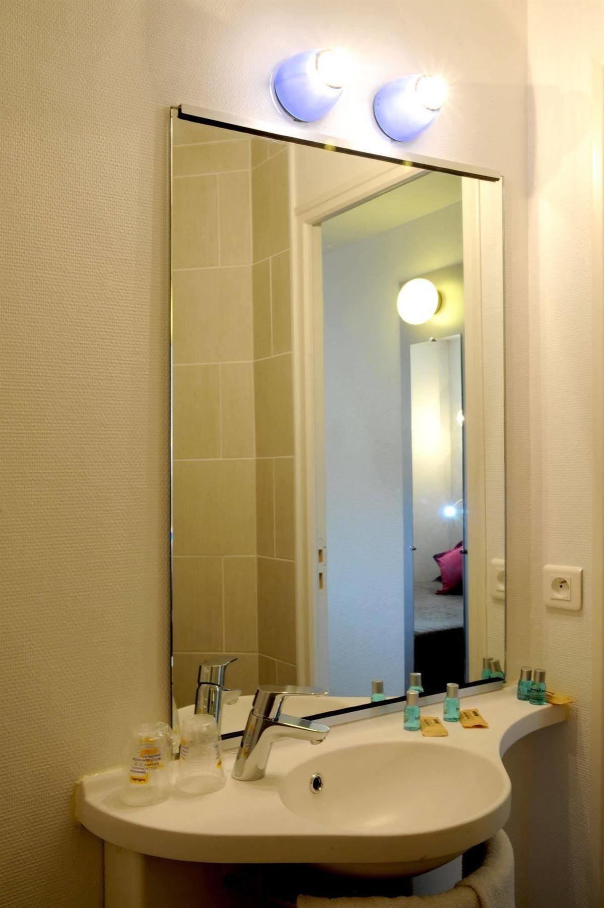 Welcomotel Les Mureaux Buitenkant foto